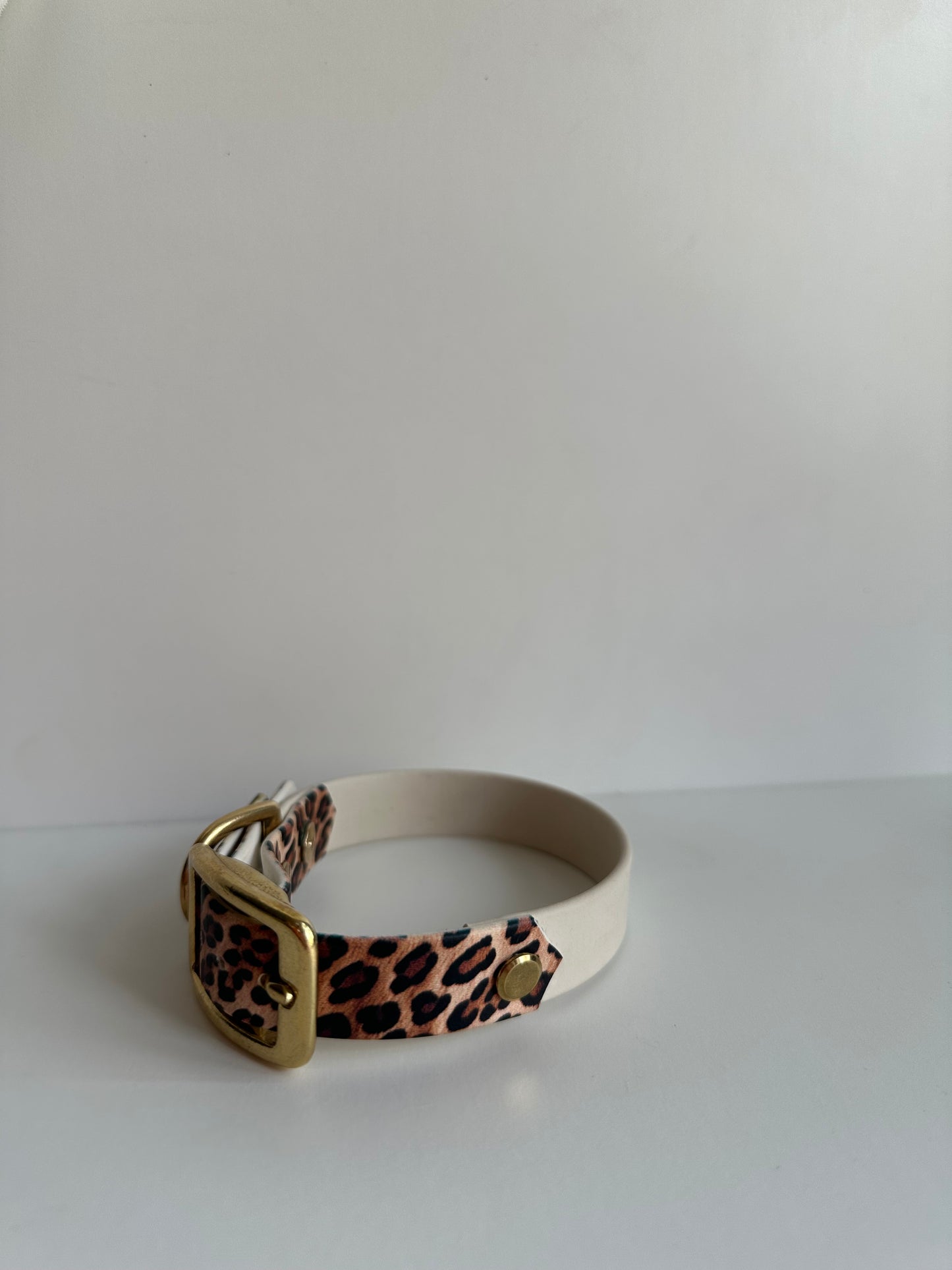 Leo BioThane Halsband
