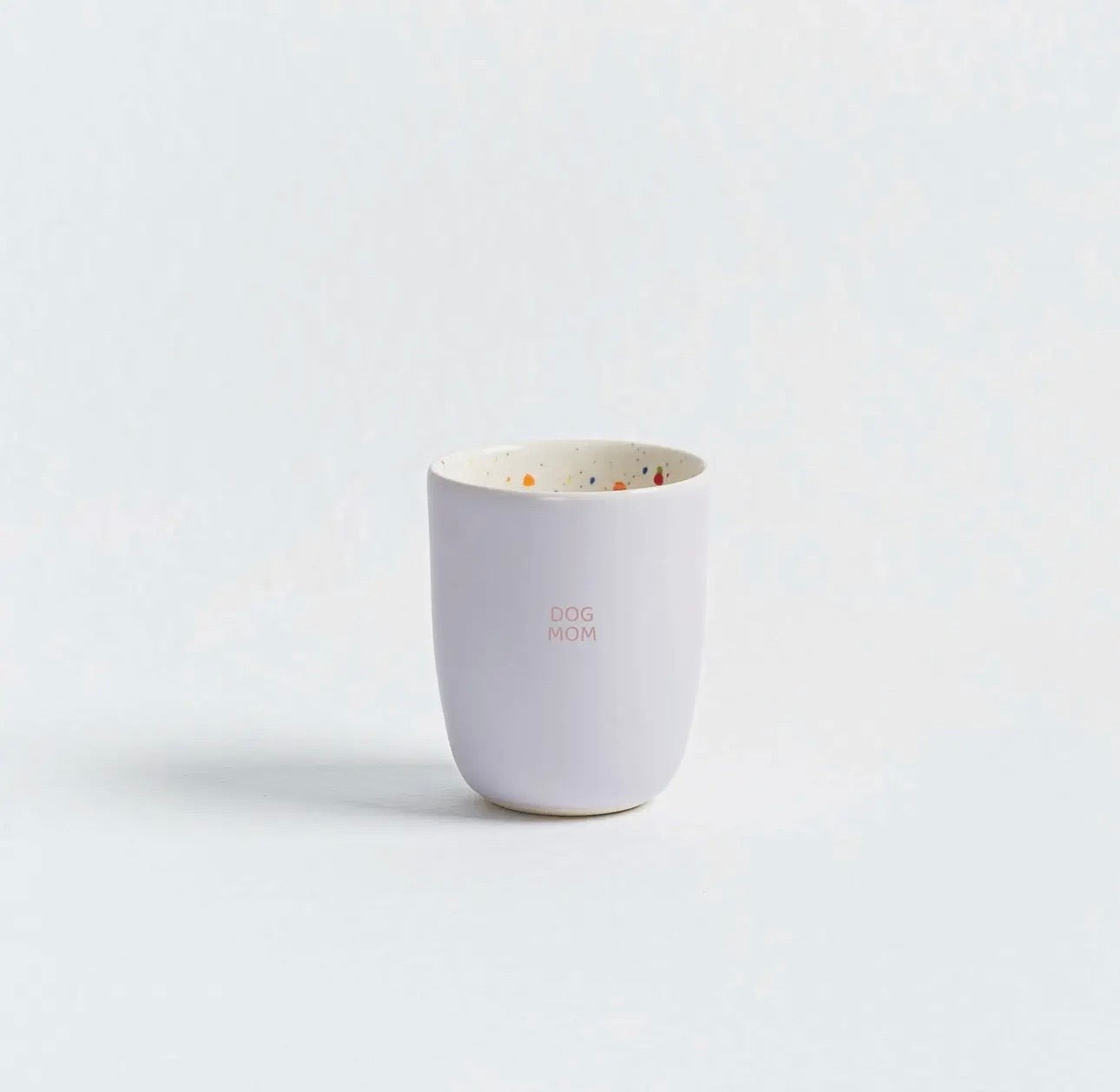 EGG BACK HOME - Dog Mom Cup flieder