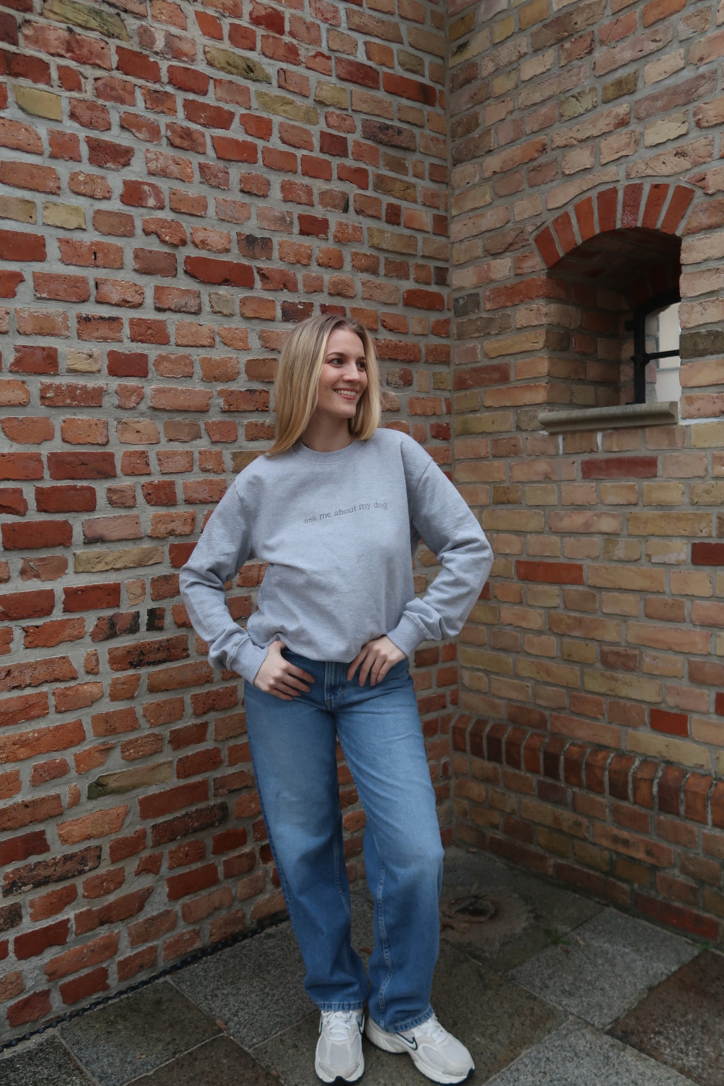 Sweater "ask me about my dog"