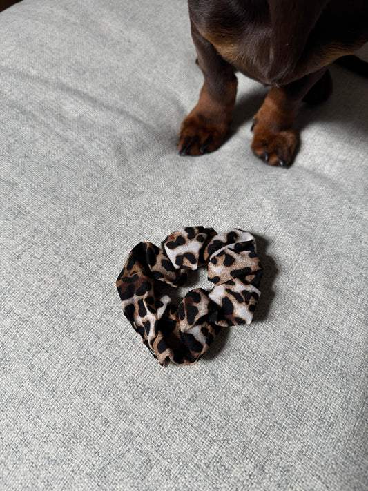 Leo Scrunchie