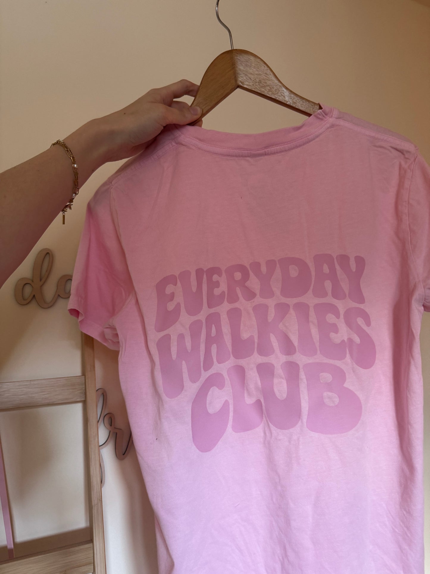T-Shirt „Everyday Walkies Club“ rosa